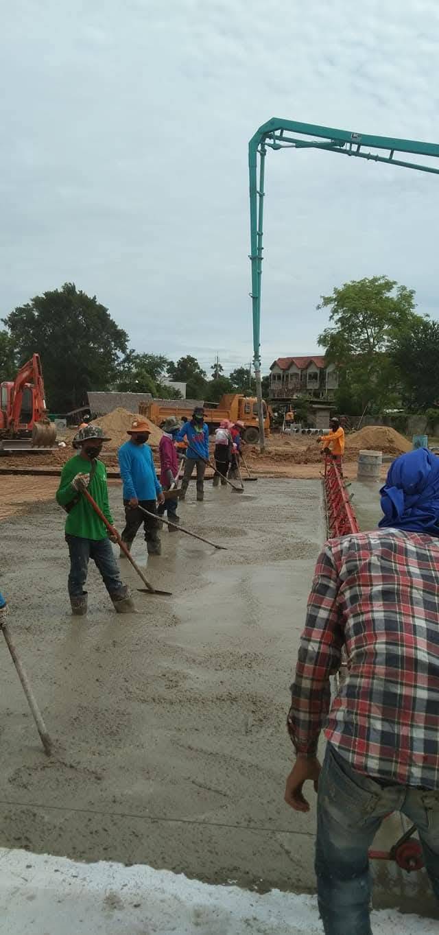 ทีมช่างกีบหมูทำงานหน้างาน ภาพที่ 3